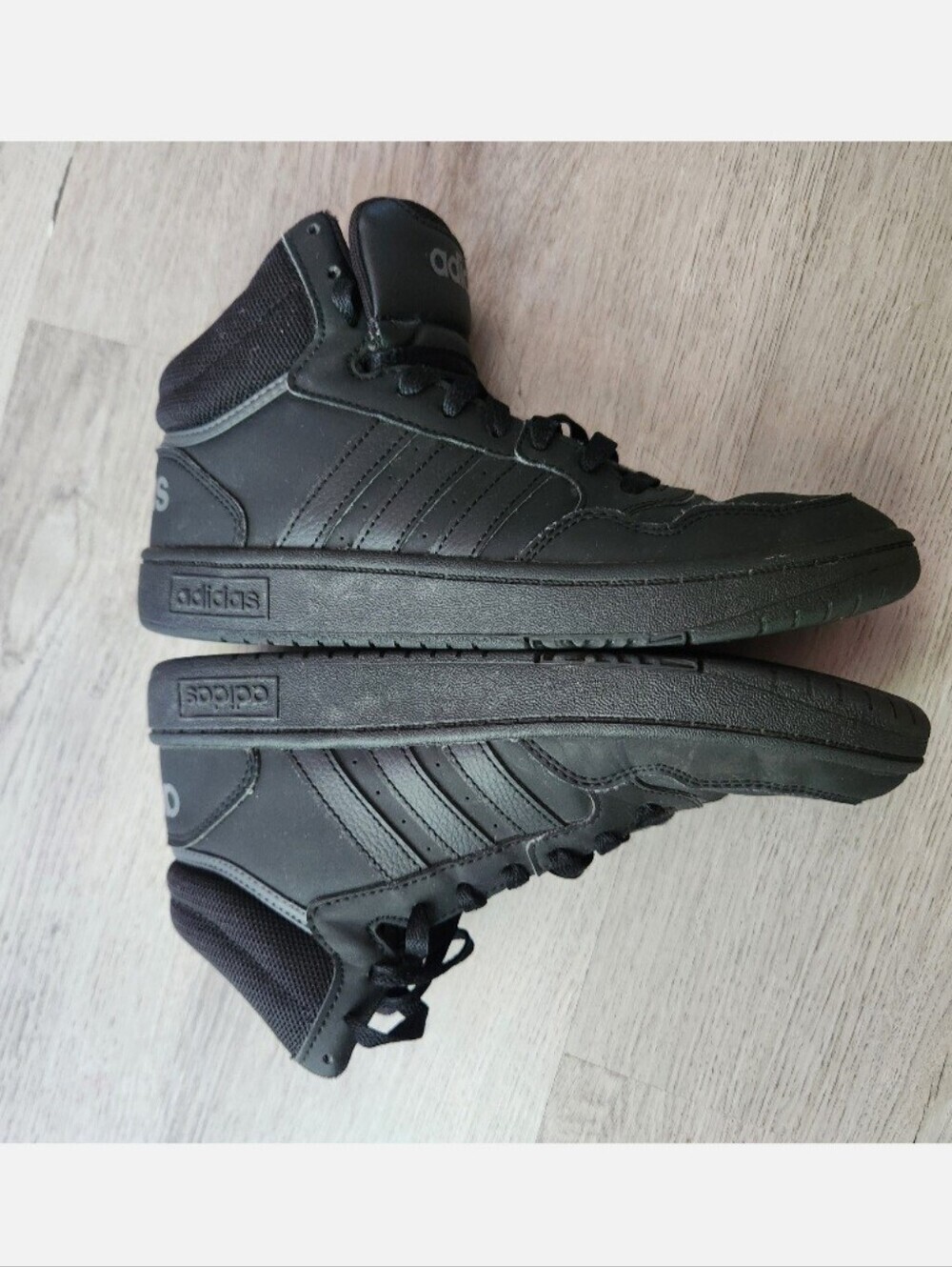 Adidas hoops 3.0 basketball sneakers mid boys size 5